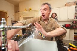 Stay Calm, Act Fast – Emergency Plumbing Made Easy!